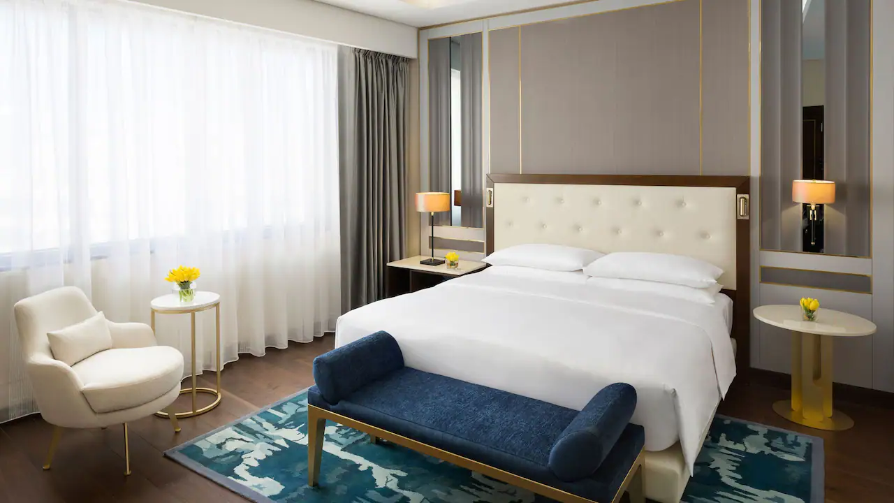 Grand-Hyatt-Al-Khobar-P024-Grand-Suite-Bedroom.16x9.webp