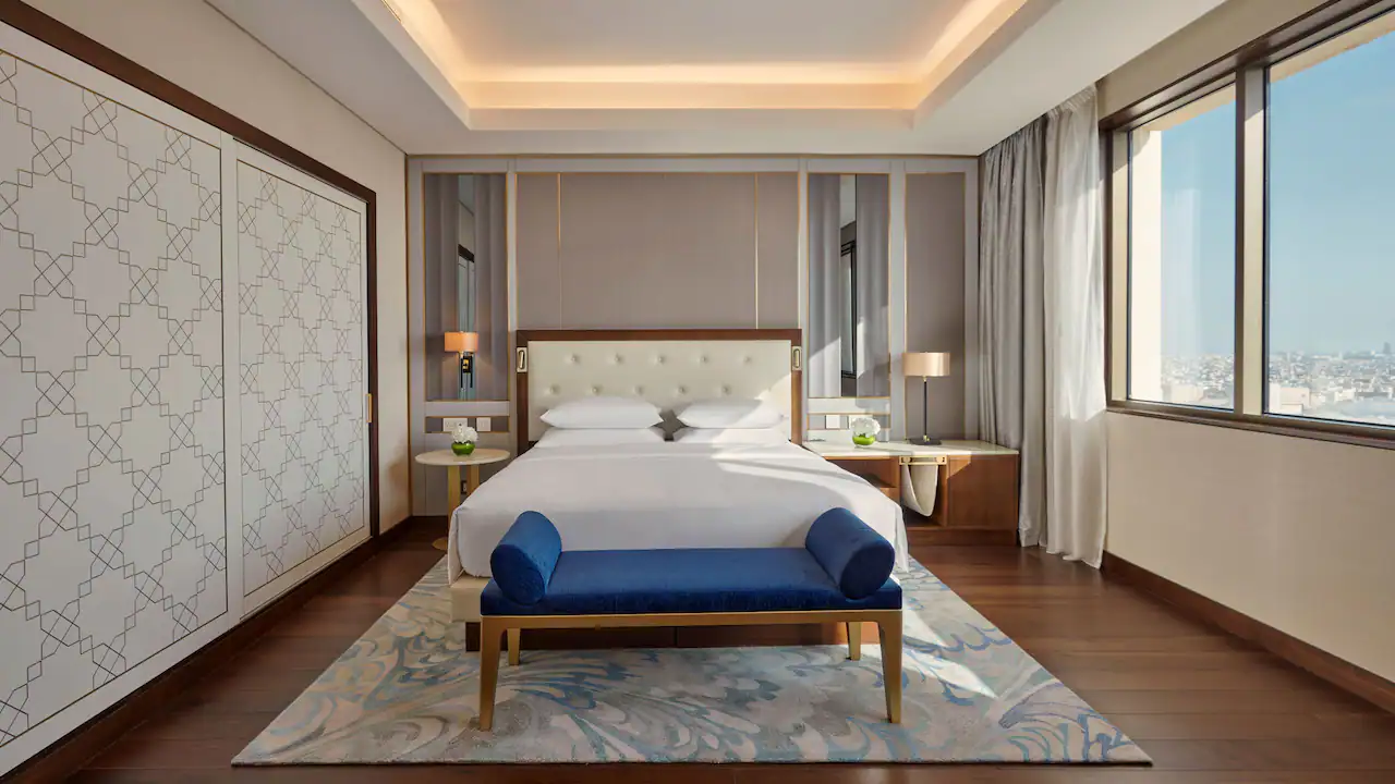 DMMGH-P0104-One-Bedroom-Deluxe-Residence-Bedroom.16x9.webp